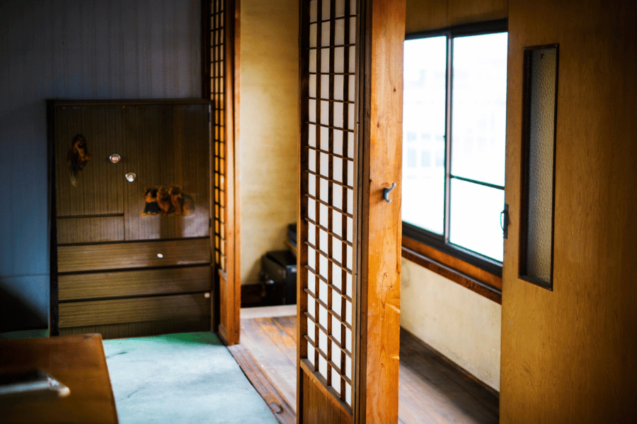 Xưởng mộc đóng vách ngăn phòng khách theo yêu cầu tại quận 1